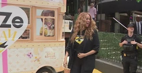 Tyra Banks opens ice cream shop in DC